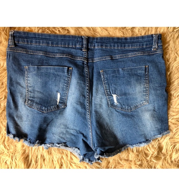 Cute Plus Cut-Off Forever 21 Denim Jean Shorts - Picture 2 of 7